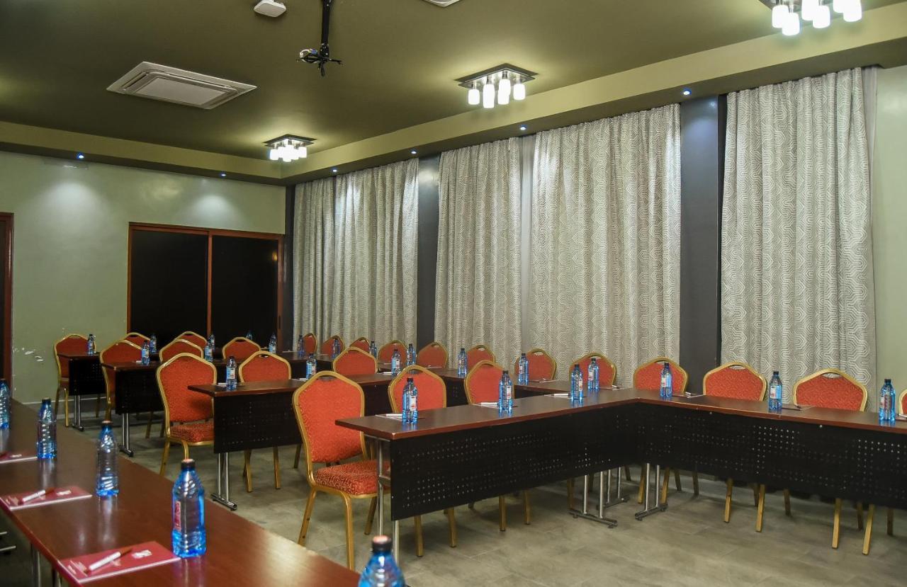 ניירובי Ngong Hills Hotel מראה חיצוני תמונה